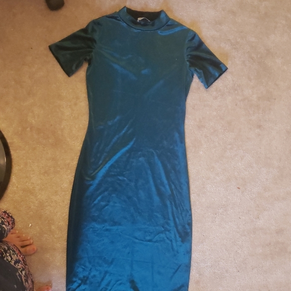 Dress - Picture 1 of 2